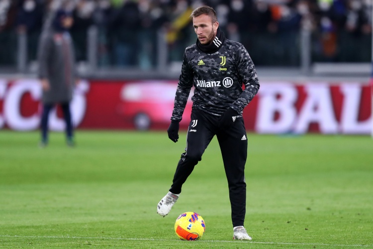 半岛体育在线官网-罗马诺：格雷米奥推动引进阿图尔，若一切顺利将是永久性自由转会