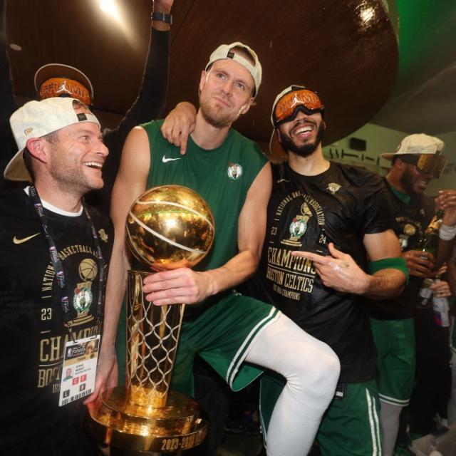 带伤出战波神功成名就，波士顿让他不想再继续漂泊