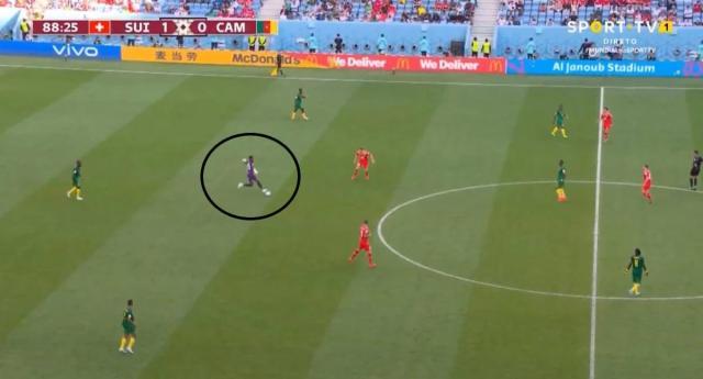 半岛体育在线官网-奥纳纳因不够古典遭主帅弃用，宋：球队比个性重要