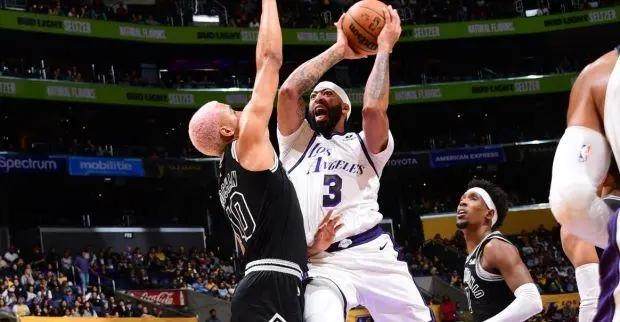 半岛体育登入-连续3场30+15！浓眉哥实力倒退两年半重现统治力